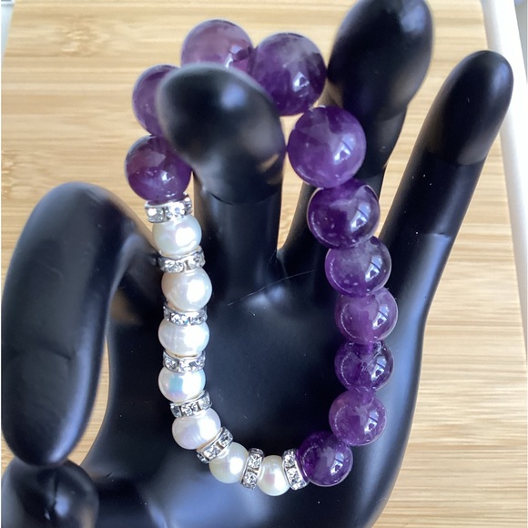 AAA.Amethyst and Pearl Bracelet - Picture 2 of 3